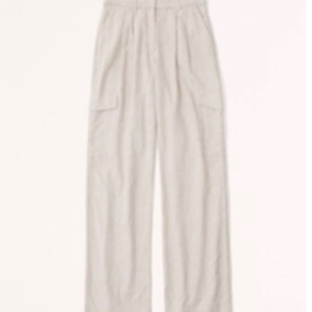 Abercrombie linen blend cargo pant.  XS-tall